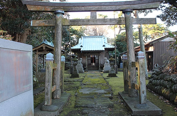 利島の阿豆佐和気命神社