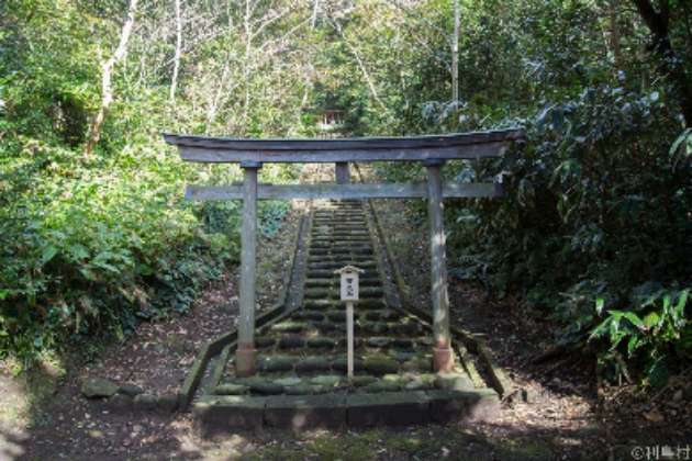 利島を守る７つの神社