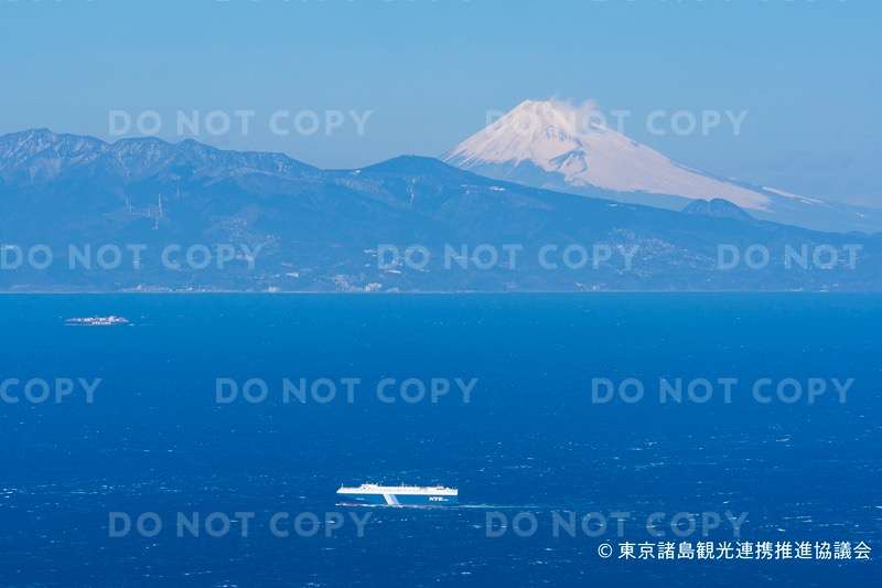 IQ22-060182　宮塚山展望台から見える富士山