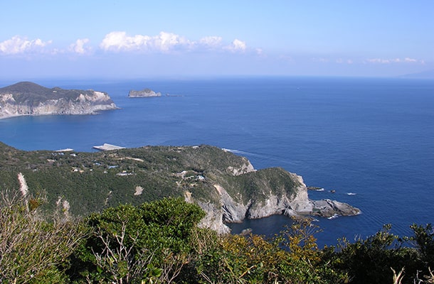 神津島の三浦湾展望台