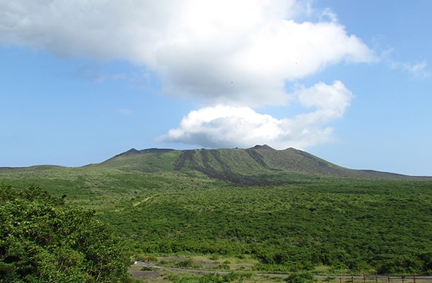 大島の三原山