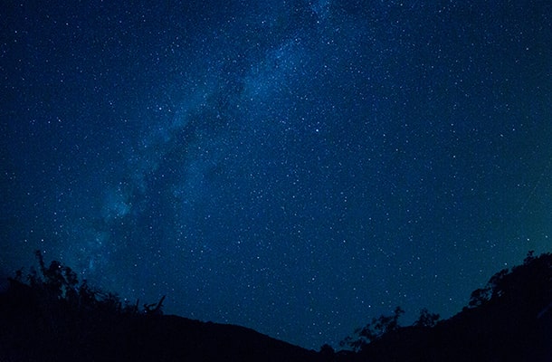 利島の南ヶ山園地で見られる星空